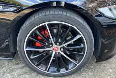 Jaguar XE 2.0 D 180 R-Sport BVA / Toit Ouvrant / Sièges Chauffants / Keyless 