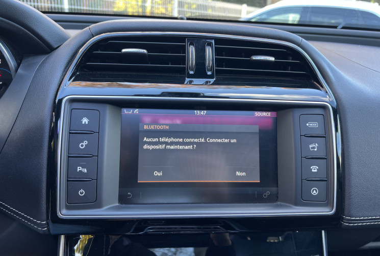 Jaguar XE 2.0 D 180 R-Sport BVA / Toit Ouvrant / Sièges Chauffants / Keyless 