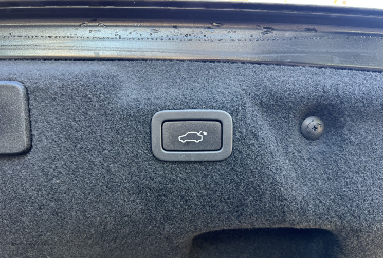 Jaguar XE 2.0 D 180 R-Sport BVA / Toit Ouvrant / Sièges Chauffants / Keyless 