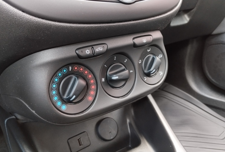 Opel Corsa V 1.4 i 90 Edition 5 portes BVM5