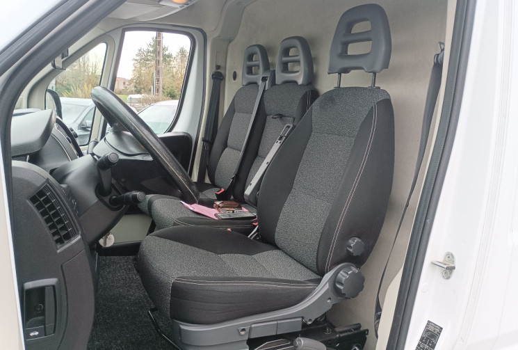 FIAT Ducato II L2H2  2.3 M-Jet2 16V Fourgon moyen 130 cv