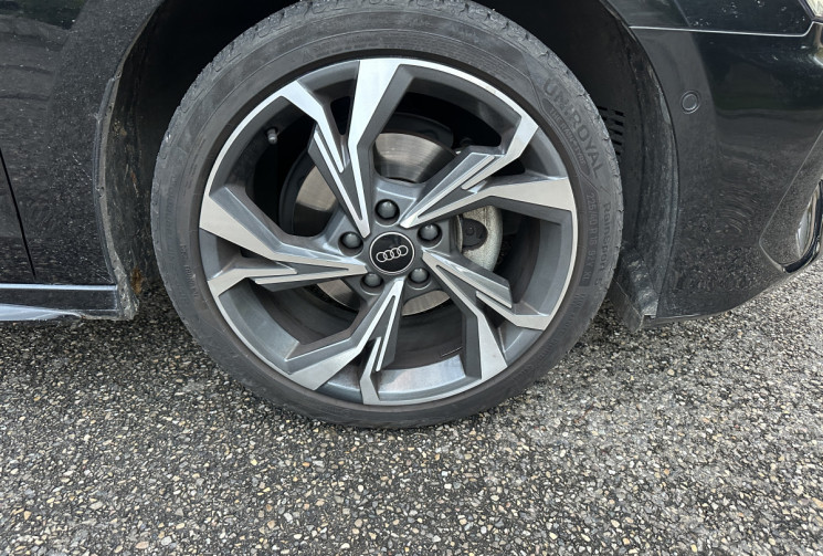 Audi A3 Limousine 30 TFSI 110 ch MH S line S tronic 7 / Entretien 100% AUDI