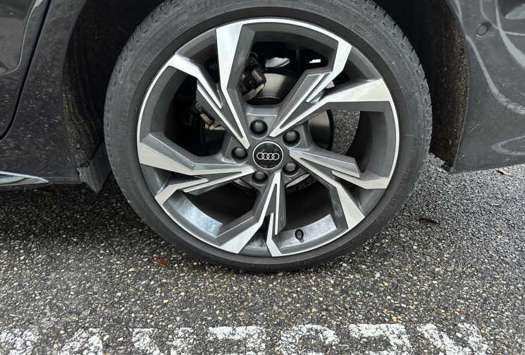 Audi A3 Limousine 30 TFSI 110 ch MH S line S tronic 7 / Entretien 100% AUDI