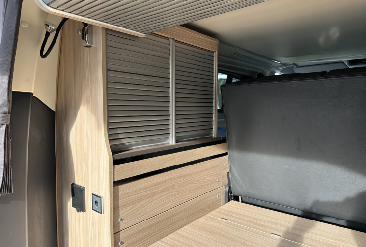 Ford Transit  Custom STYLEVAN AUKLAND TDCI 130 / Van aménagé / 5 pl. assises / 4 couchages 