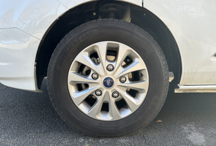 Ford Transit  Custom STYLEVAN AUKLAND TDCI 130 / Van aménagé / 5 pl. assises / 4 couchages 