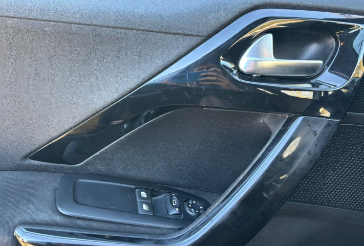 Peugeot 208 1.6 BlueHDi 100ch Féline 5p