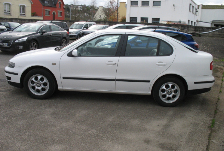 SEAT TOLEDO 1.6 i 100 STELLA toutes options Etat exceptionnel