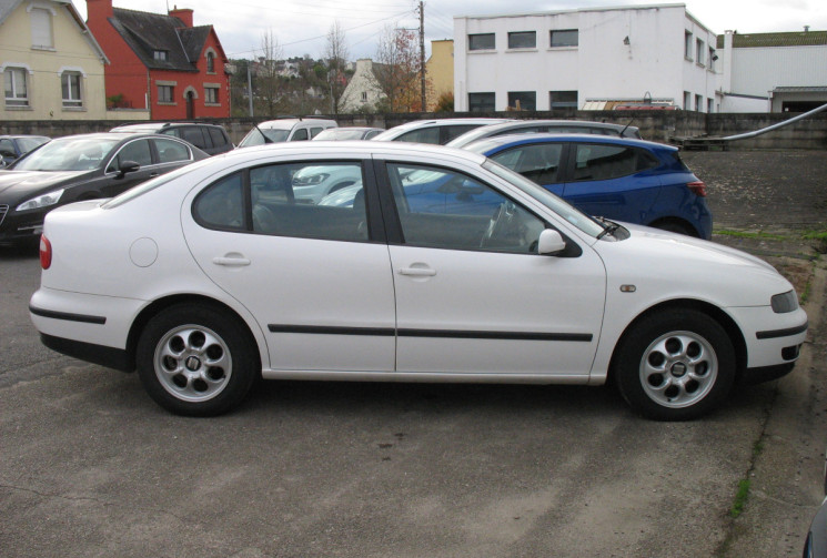 SEAT TOLEDO 1.6 i 100 STELLA toutes options Etat exceptionnel