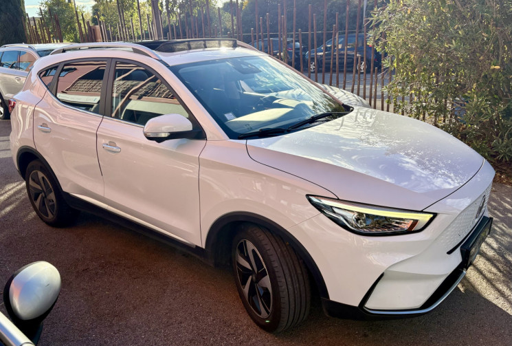 MG ZS 2023 Luxury 100% Electrique / Super état / révisée et garantie 