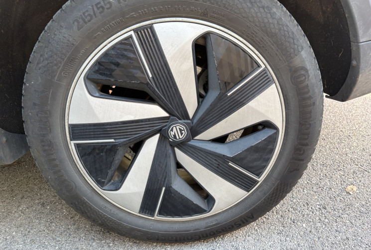 MG ZS 2023 Luxury 100% Electrique / Super état / révisée et garantie 