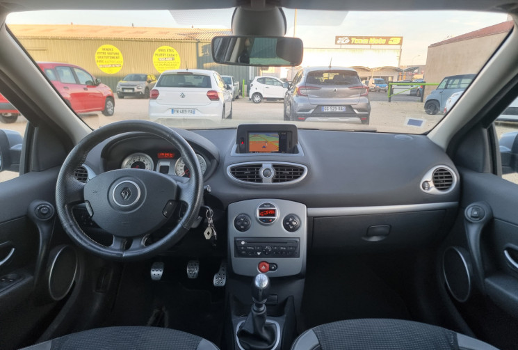 Renault Clio III 1.6 16V 128 GT
