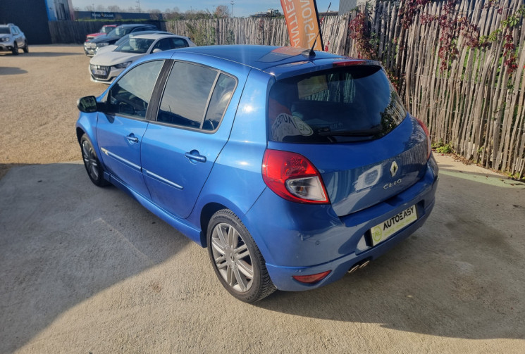 Renault Clio III 1.6 16V 128 GT