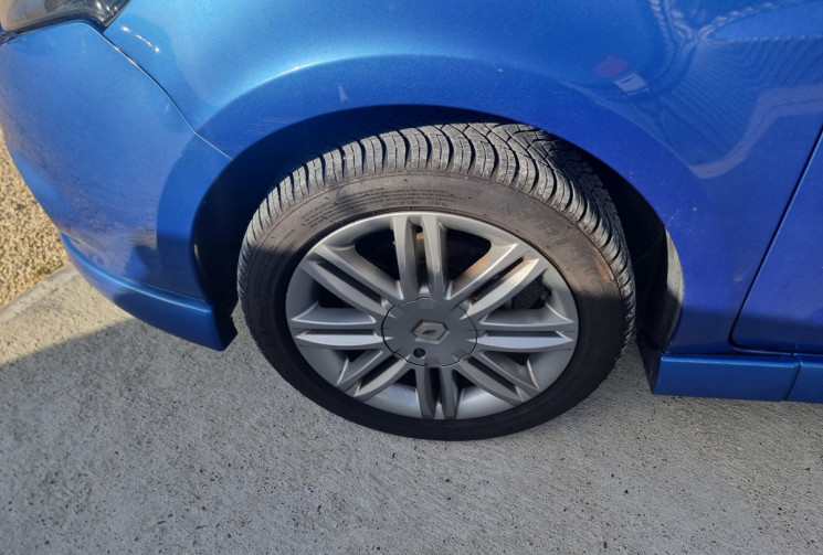 Renault Clio III 1.6 16V 128 GT