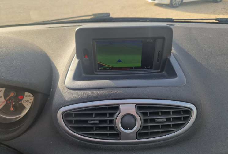 Renault Clio III 1.6 16V 128 GT