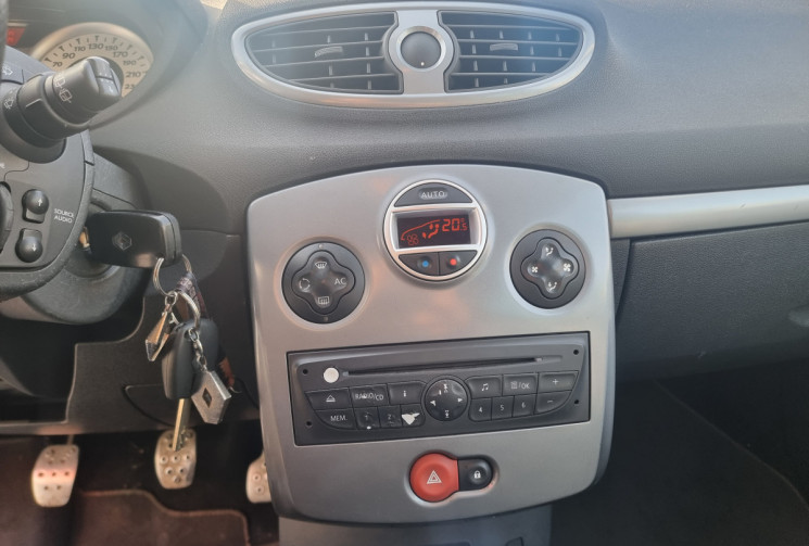 Renault Clio III 1.6 16V 128 GT