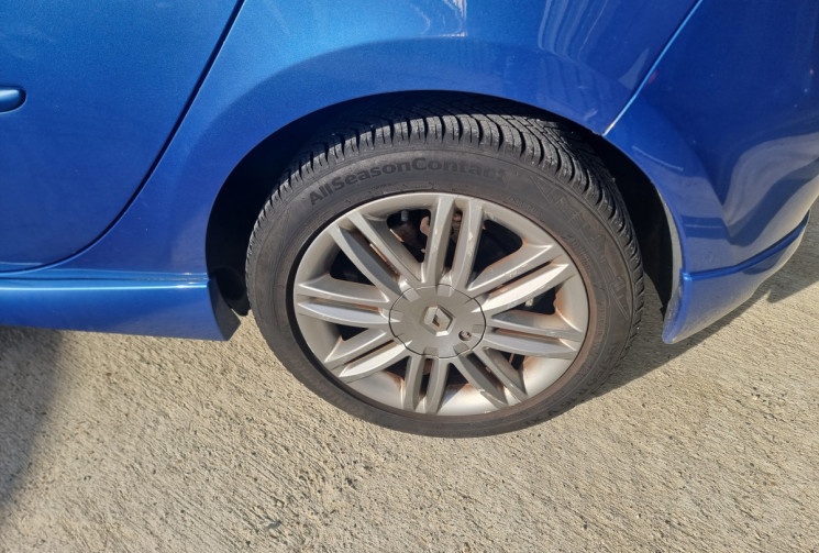 Renault Clio III 1.6 16V 128 GT