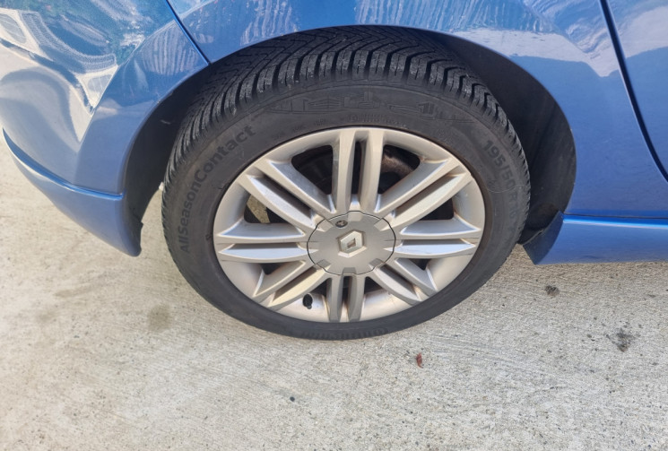 Renault Clio III 1.6 16V 128 GT