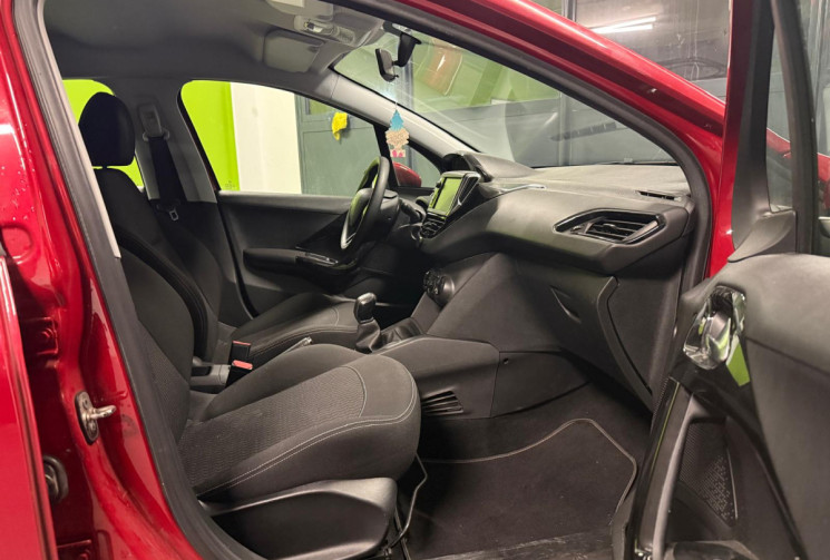 Peugeot 208  ACTIVE 1.2 PURETECH* BLUETOOH / CLIMATISATION