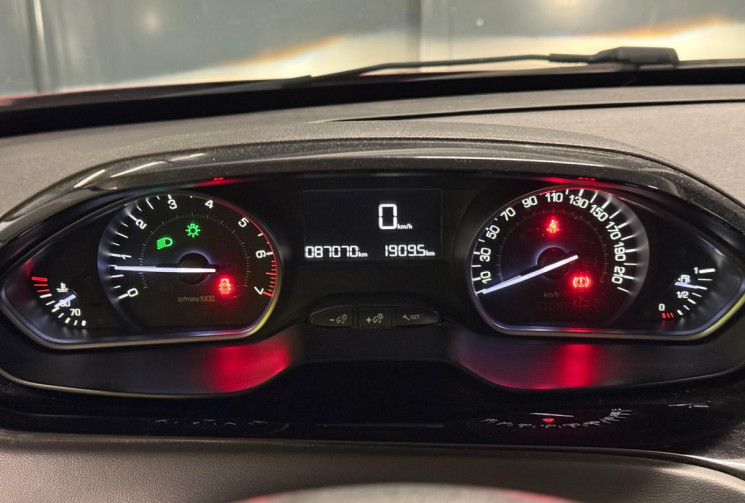 Peugeot 208  ACTIVE 1.2 PURETECH* BLUETOOH / CLIMATISATION