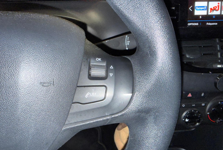 Peugeot 208  ACTIVE 1.2 PURETECH* BLUETOOH / CLIMATISATION