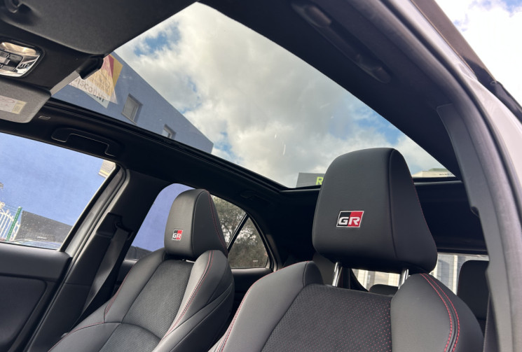 Toyota Yaris Cross 130h GR Sport MC24 * CAMERA * FEUX LED * CARPLAY