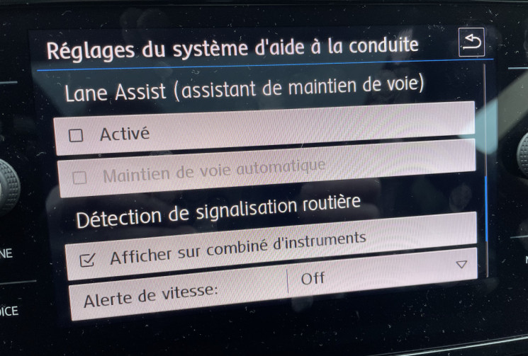 Volkswagen ARTEON 1.5 TSI 150 ch R Line DSG7 /1E Main 67500 km/DCC amort. piloté/TO pano/JA 20/ 