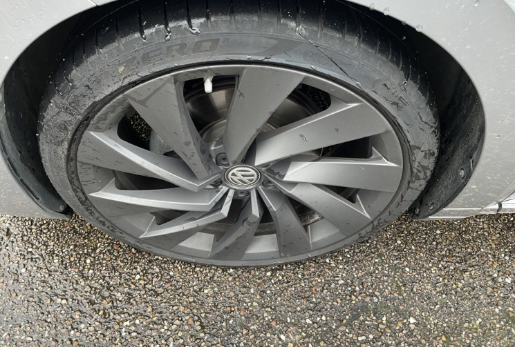 Volkswagen ARTEON 1.5 TSI 150 ch R Line DSG7 /1E Main 67500 km/DCC amort. piloté/TO pano/JA 20/ 