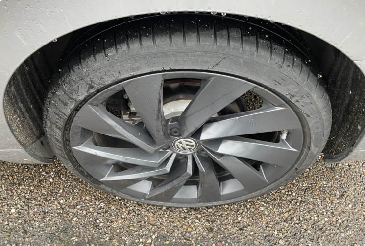 Volkswagen ARTEON 1.5 TSI 150 ch R Line DSG7 /1E Main 67500 km/DCC amort. piloté/TO pano/JA 20/ 