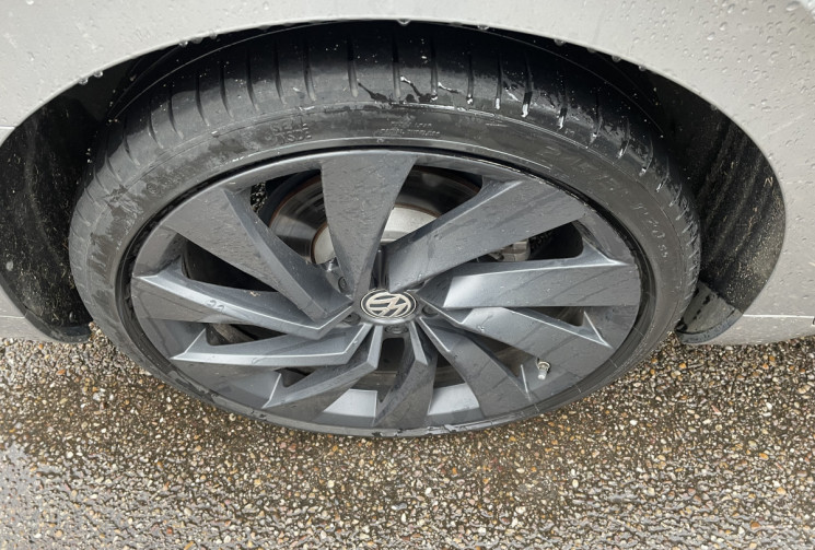 Volkswagen ARTEON 1.5 TSI 150 ch R Line DSG7 /1E Main 67500 km/DCC amort. piloté/TO pano/JA 20/ 