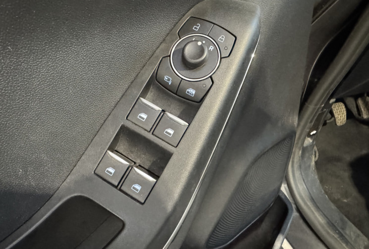 Ford Puma 1.0 FLEXFUEL 125CH MHEV TITANUIM DESIGN 2