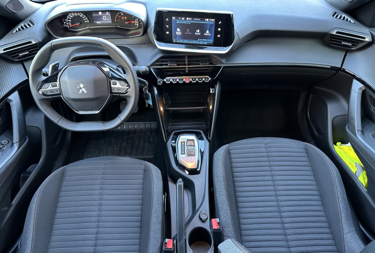 Peugeot 2008 II 1.2 PURETECH EAT8 S&S 130 CV ACTIVE PACK BVA/REVISION PEUGEOT DU 25/06/2026 OK