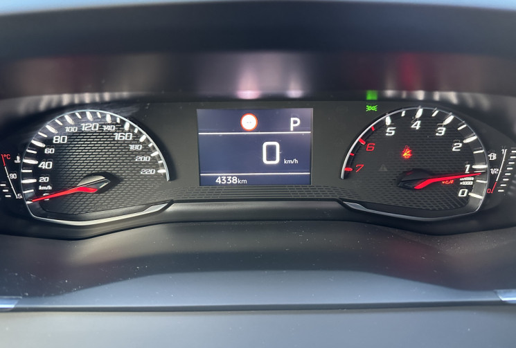 Peugeot 2008 II 1.2 PURETECH EAT8 S&S 130 CV ACTIVE PACK BVA/REVISION PEUGEOT DU 25/06/2026 OK