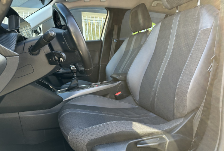 Peugeot 2008 1.5 BlueHDi 100 ch Allure Business / Cockpit / ENTRETIEN COMPLET /  Auto école