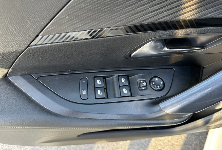 Peugeot 2008 1.5 BlueHDi 100 ch Allure Business / Cockpit / ENTRETIEN COMPLET /  Auto école