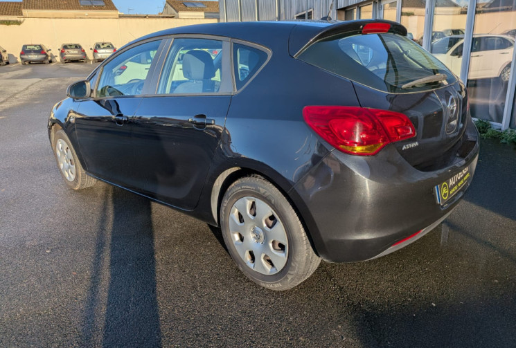 Opel Astra 1.4 I 100 ESSENTIAL / MOTEUR A CHAINE / GARANTIE 12 MOIS