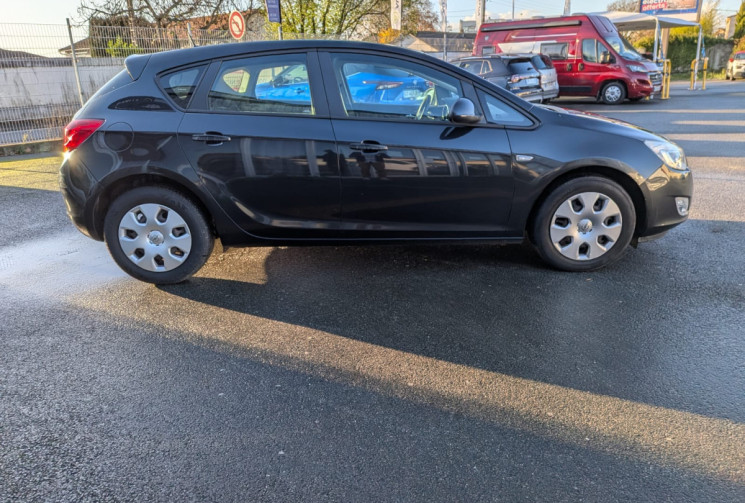 Opel Astra 1.4 I 100 ESSENTIAL / MOTEUR A CHAINE / GARANTIE 12 MOIS