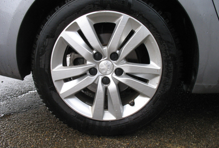 Peugeot 308 SW II 1.2 THP 130 ALLURE EAT8