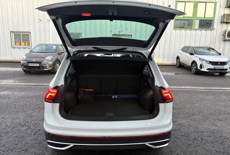 Volkswagen Tiguan 2.0 TDI 150ch ELEGANCE EXCLUSIVE DSG7 * FULL OPTIONS* ATTELAGE* CUIR *            