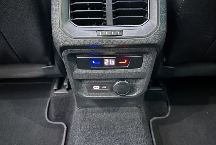 Volkswagen Tiguan ELEGANCE EXCLUSIVE 2.0 TDI 150ch DSG7 * FULL OPTIONS* ATTELAGE* CUIR *            