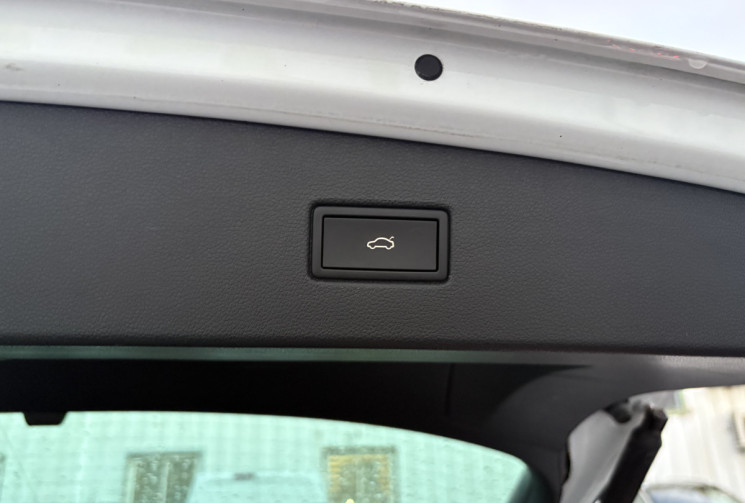 Volkswagen Tiguan 2.0 TDI 150ch ELEGANCE EXCLUSIVE DSG7 * FULL OPTIONS* ATTELAGE* CUIR *            