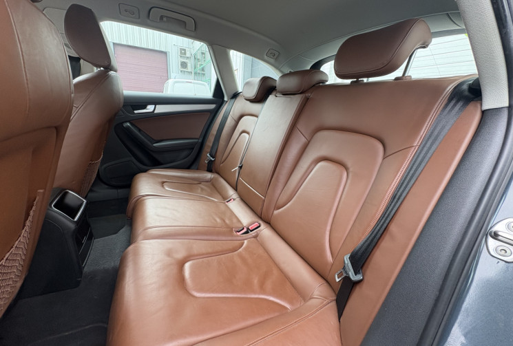 Audi A4 Avant 2.0 TFSI 211 Quattro S-tronic7 * 4 roues hiver * En FRANCE