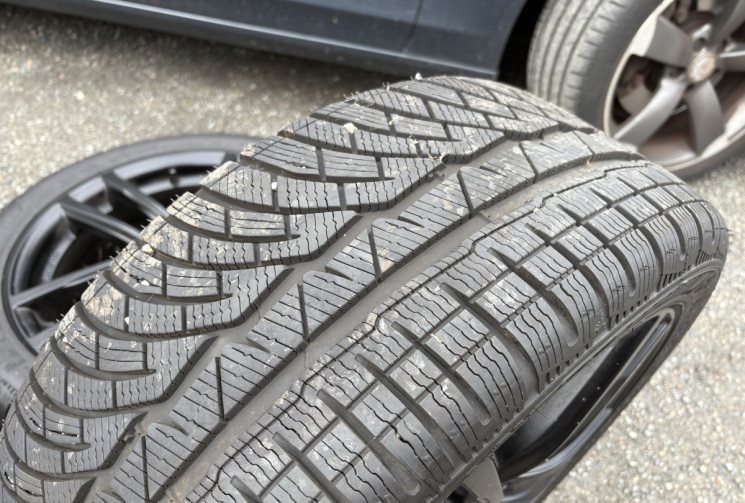 Audi A4 Avant 2.0 TFSI 211 Quattro S-tronic7 * 4 roues hiver