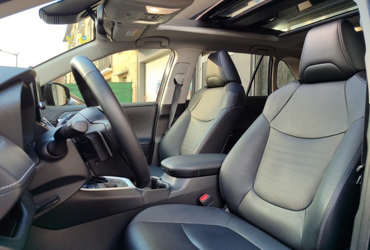 Toyota RAV4 2.5 Hybride FULL OPTIONS / SUIVI TOYOTA / 218ch / 2WD MY22