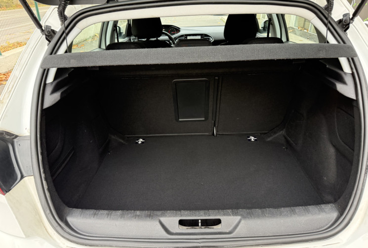 Peugeot 308 1.5 BlueHDI 130 Active Business EAT8 * 