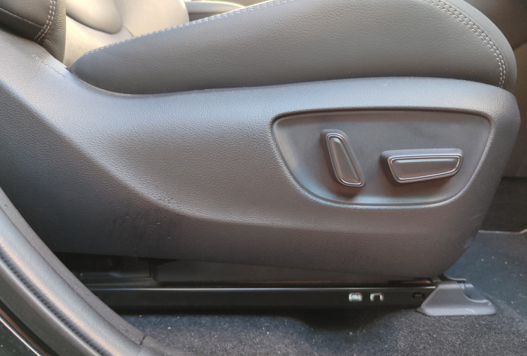 Toyota RAV4 2.5 Hybride FULL OPTION / SUIVI TOYOTA / 218ch / 2WD MY22