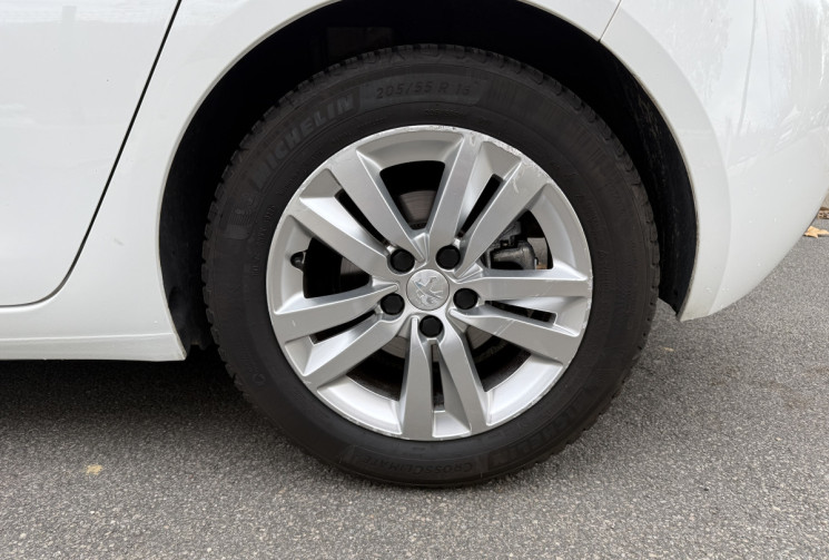 Peugeot 308 1.5 BlueHDI 130 Active Business EAT8 * 