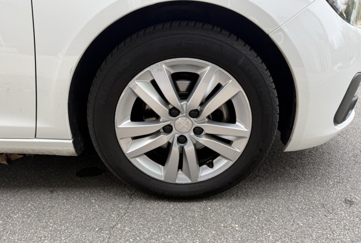 Peugeot 308 1.5 BlueHDI 130 Active Business EAT8 * 