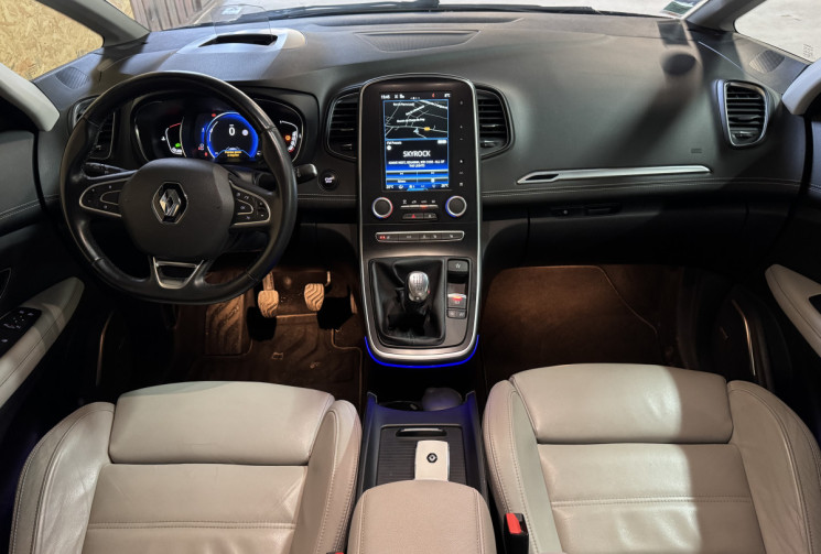 Renault GRAND SCENIC IV IDEM INITIAL PARIS 1.2 Tce 16V 131 cv  GARANTIE 1 ANS