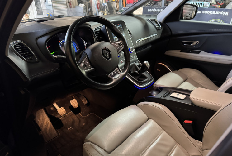 Renault GRAND SCENIC IV IDEM INITIAL PARIS 1.2 Tce 16V 131 cv  GARANTIE 1 ANS