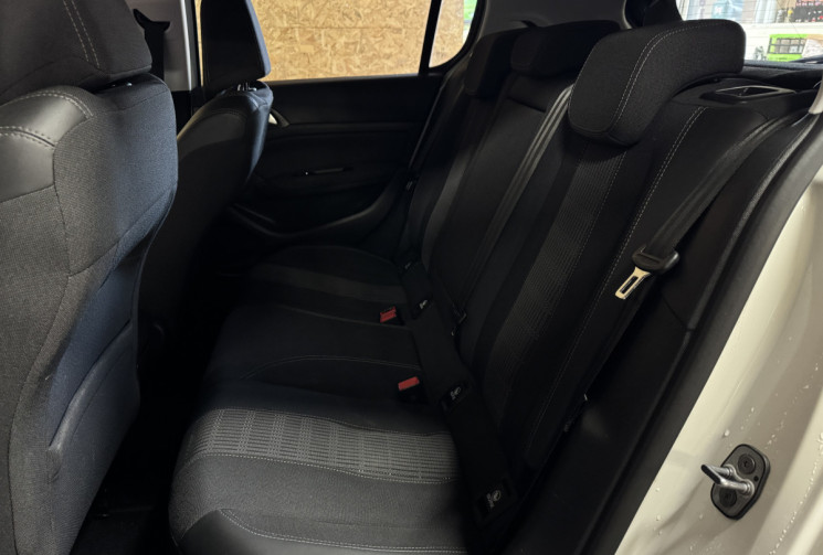 Peugeot 308 Phase II 1.5 BlueHDi EAT6 130 cv